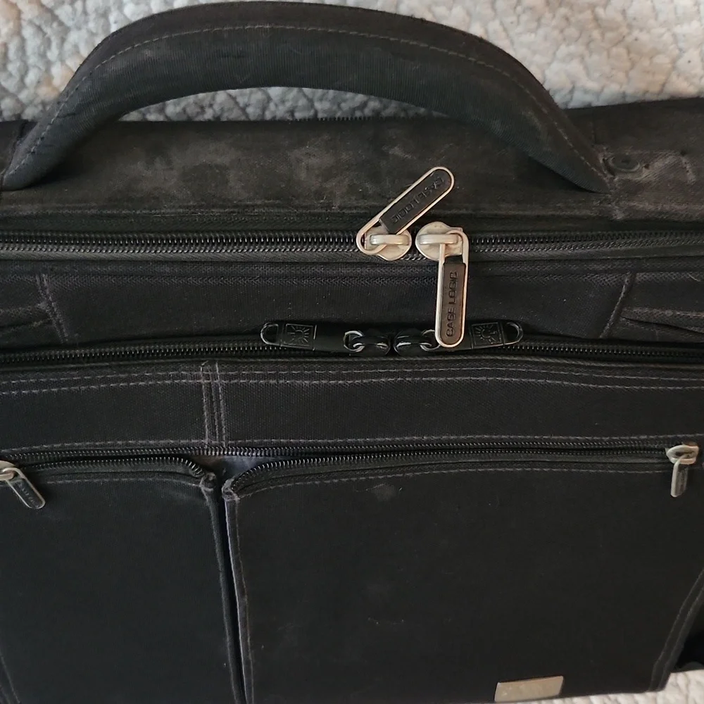 Case Logic Travel Crossbody Multiple Compartment Office Computer Briefcase